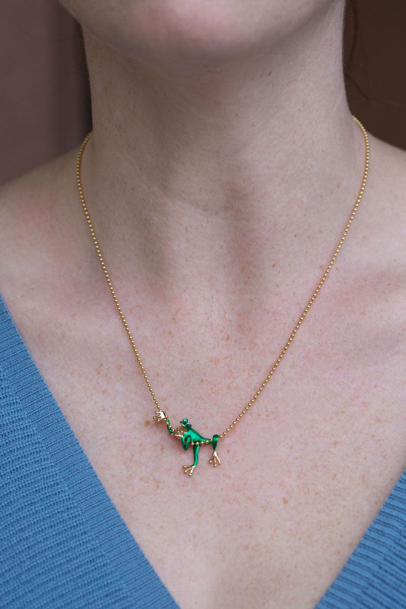 14kt gold frog pendant with synthetic emerald body – Princess Jewellery