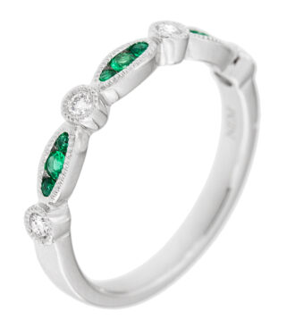 Ladys Emerald & Diamond Band Ring