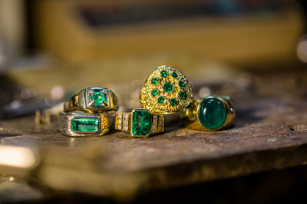 Shop Natural Emerald and Diamond Men Rings-vinhomehanoi.com.vn