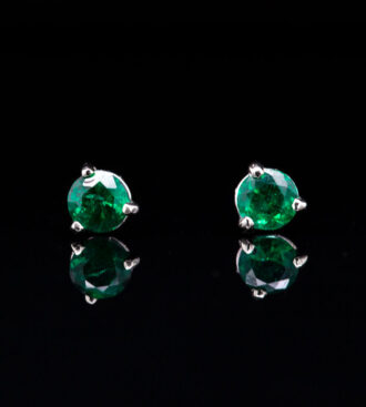 4mm Round Emerald Studs front view.