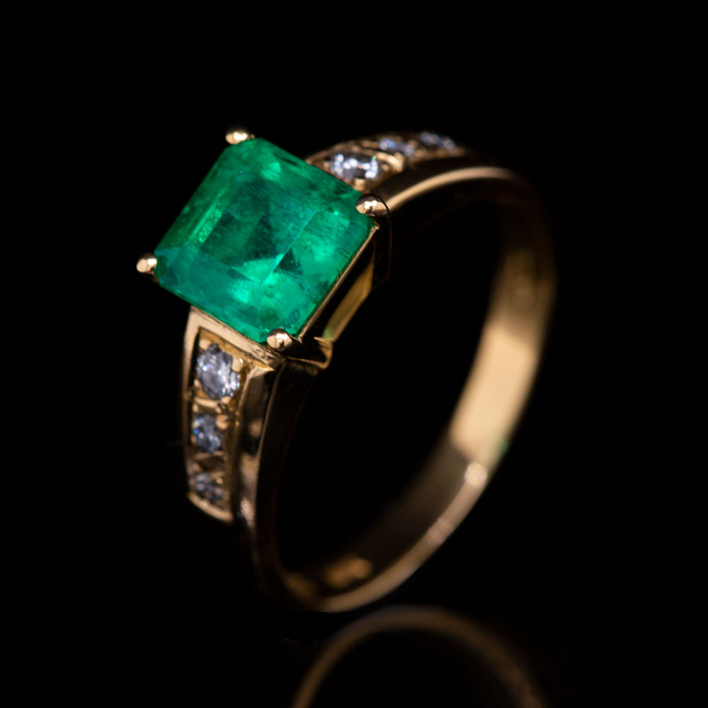 Black Emerald Cut Sunburst Ring - Gemistone