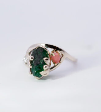 Rough Emerald & Conch Pearl Tendrils Ring